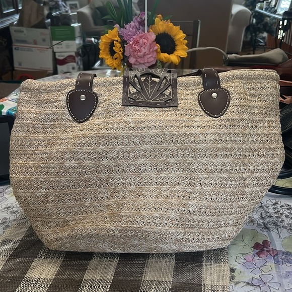 Elegant Brown and Cream woven  Bag - Picture 2 of 6